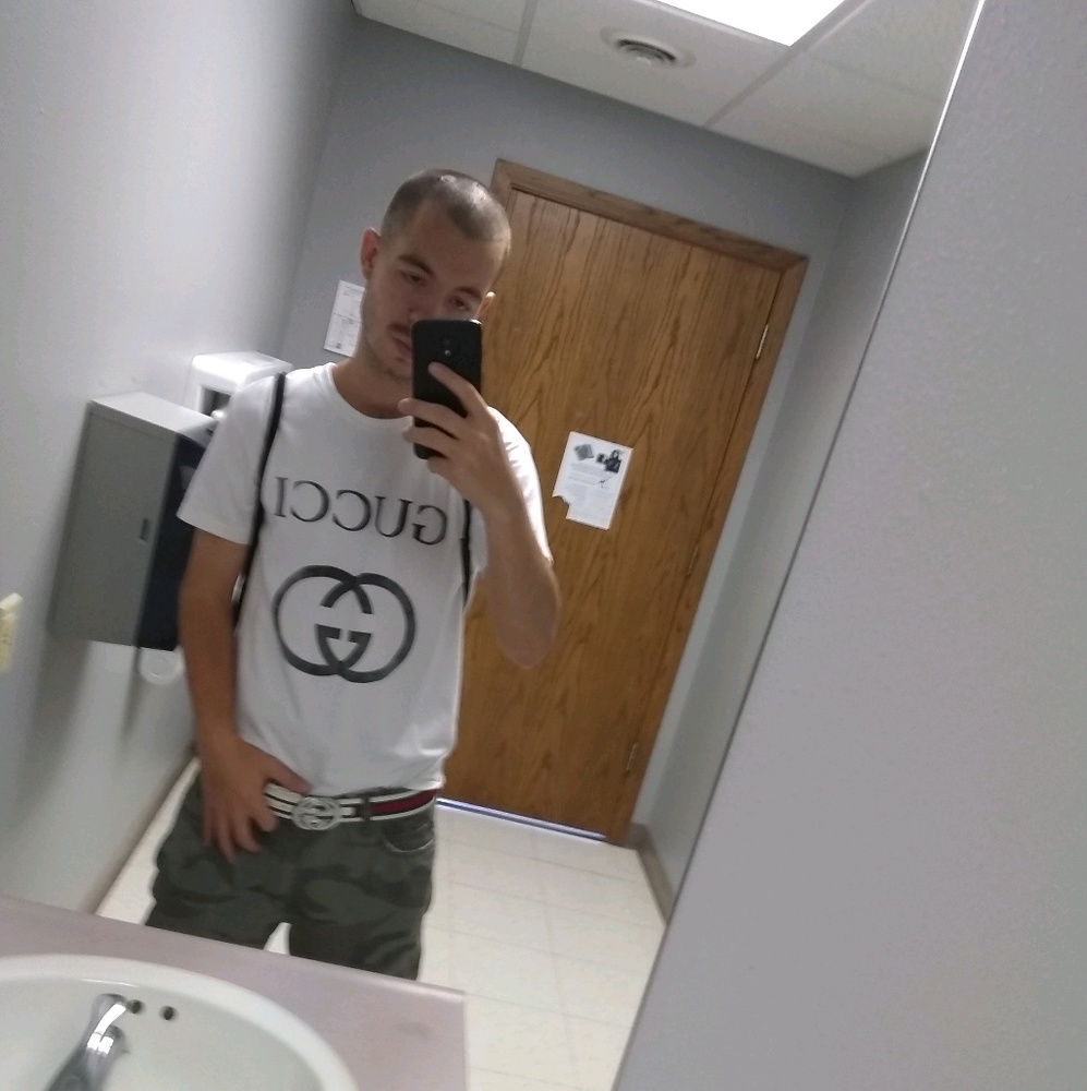 Meet your Posher, Dustin